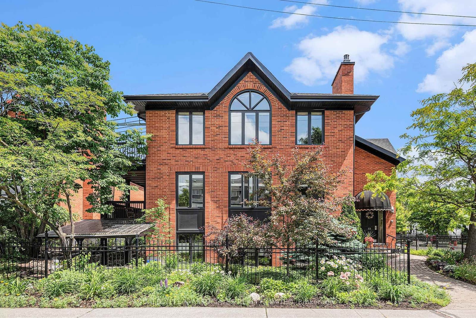 3 - 33 Charles Street, Ottawa, ON