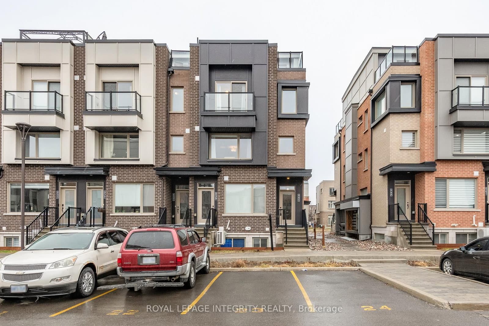 138 - 541 Takamose Private, Ottawa, ON