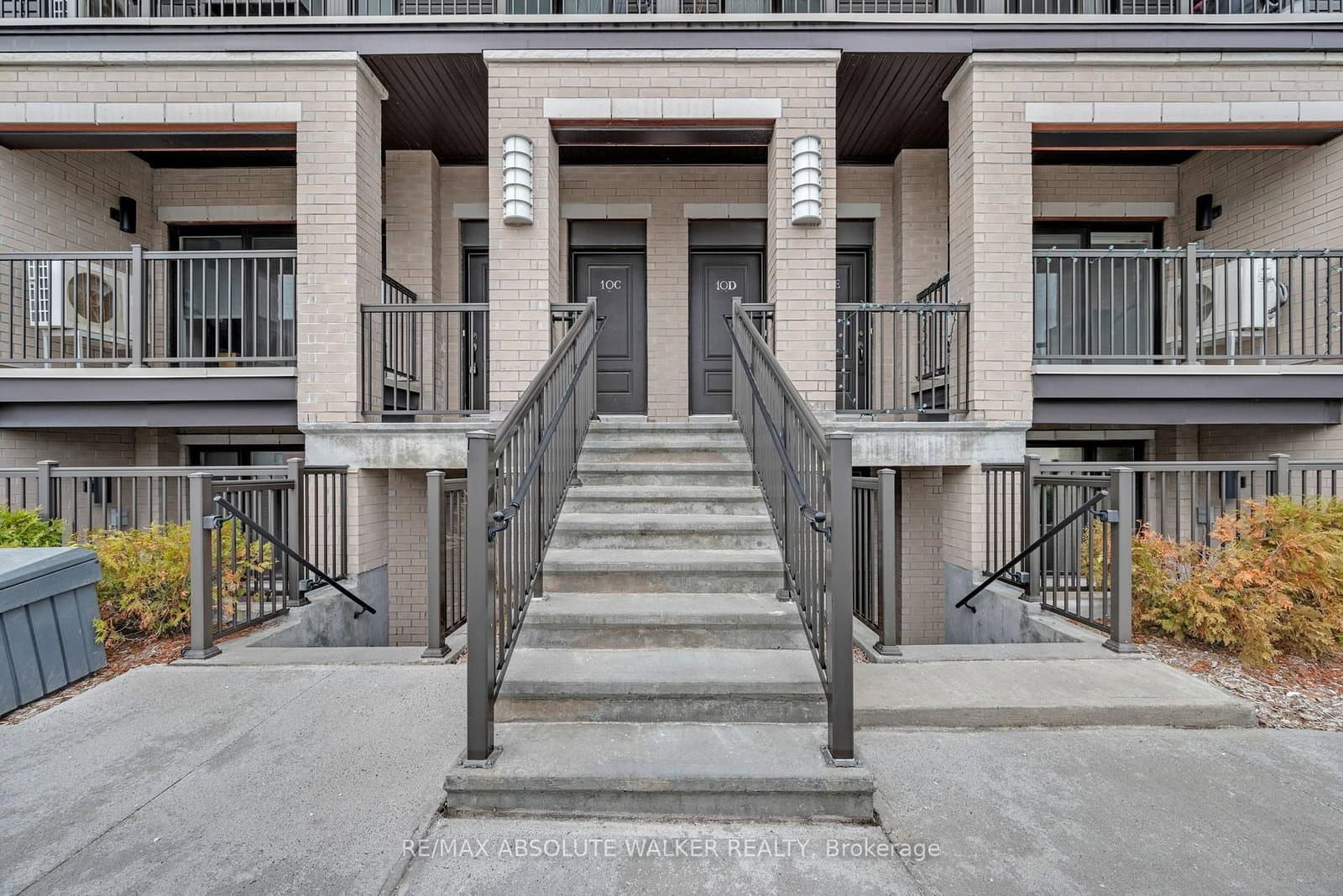 E - 10 Jaguar Private, Ottawa, ON — photo 2