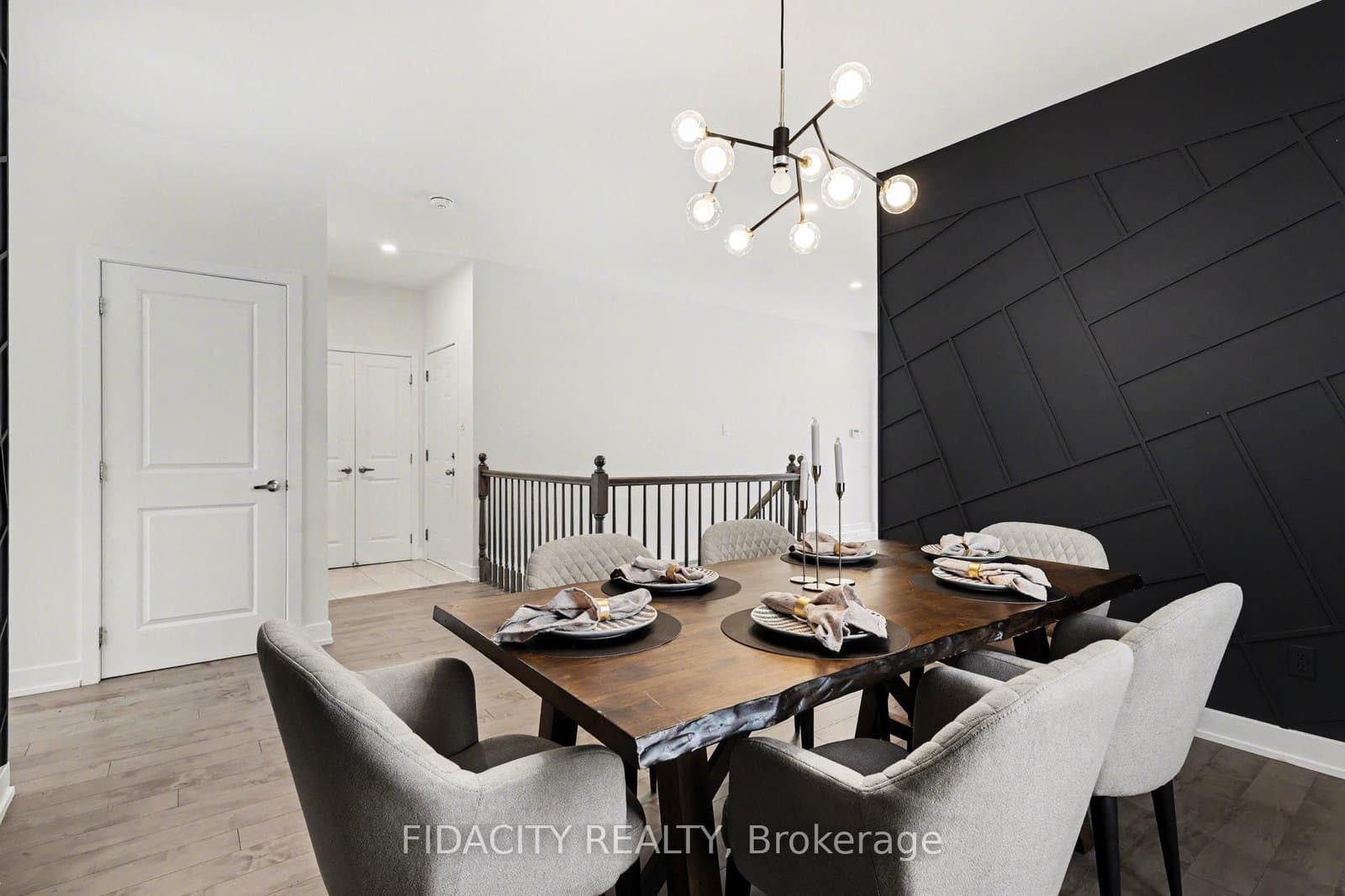 565 Bobolink Ridge, Ottawa, ON — photo 3