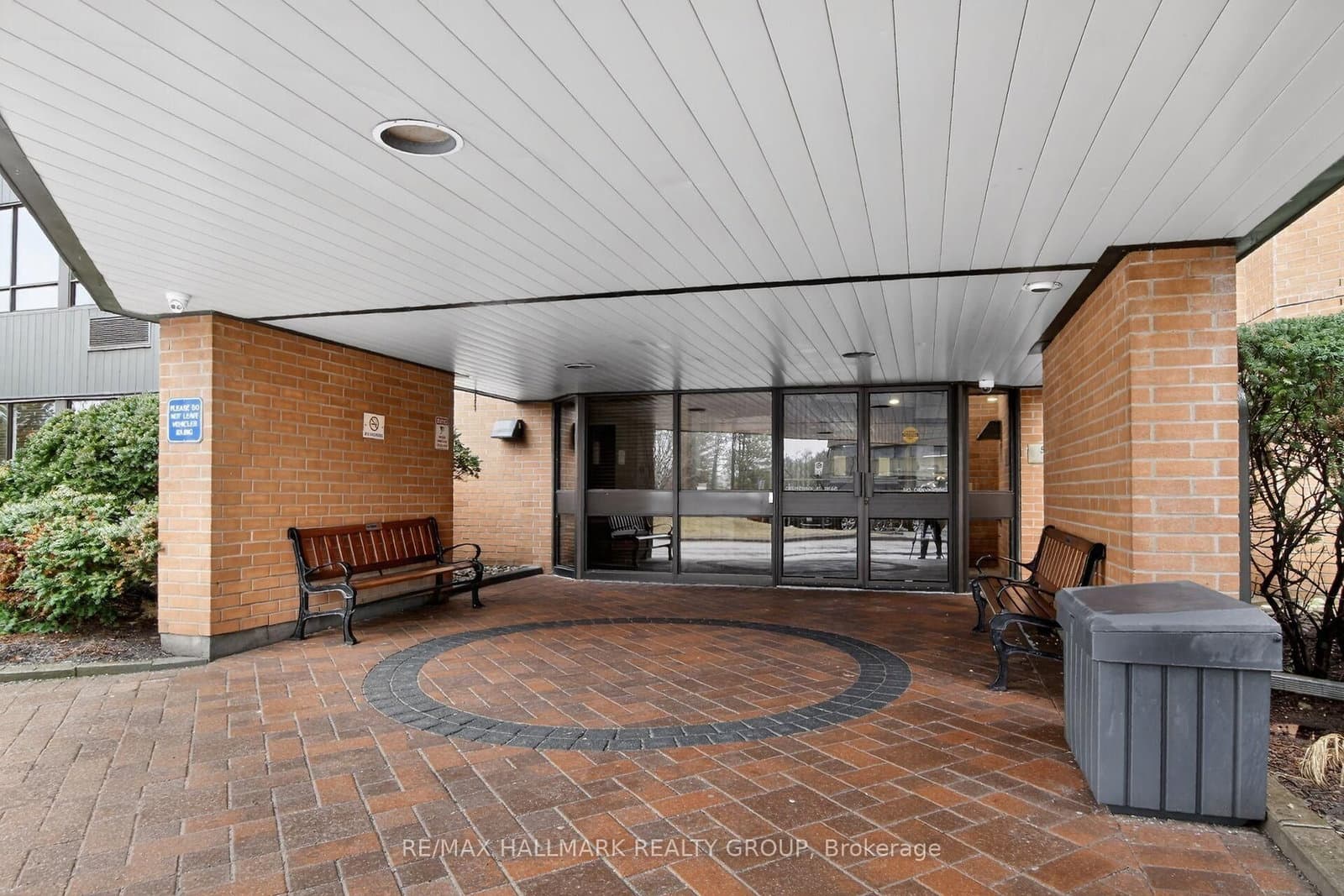 305 - 80 Sandcastle Drive, Ottawa, ON — photo 3