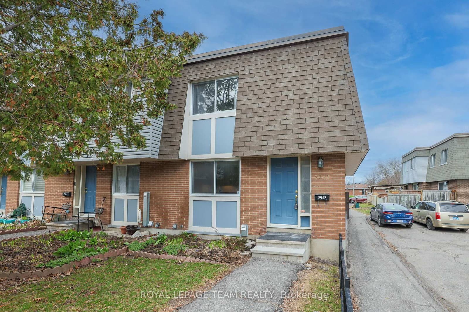 - - 2942 Fairlea Crescent, Ottawa, ON