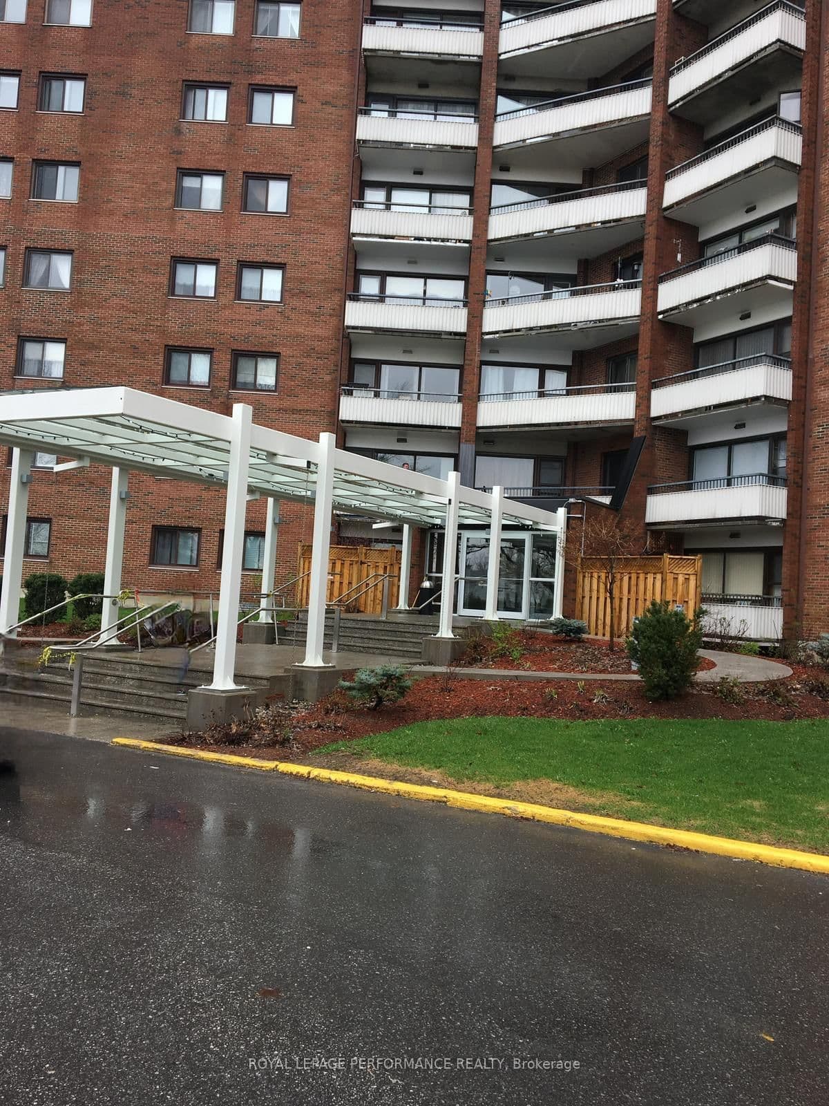 1113 - 20 Chesterton Drive, Ottawa, ON