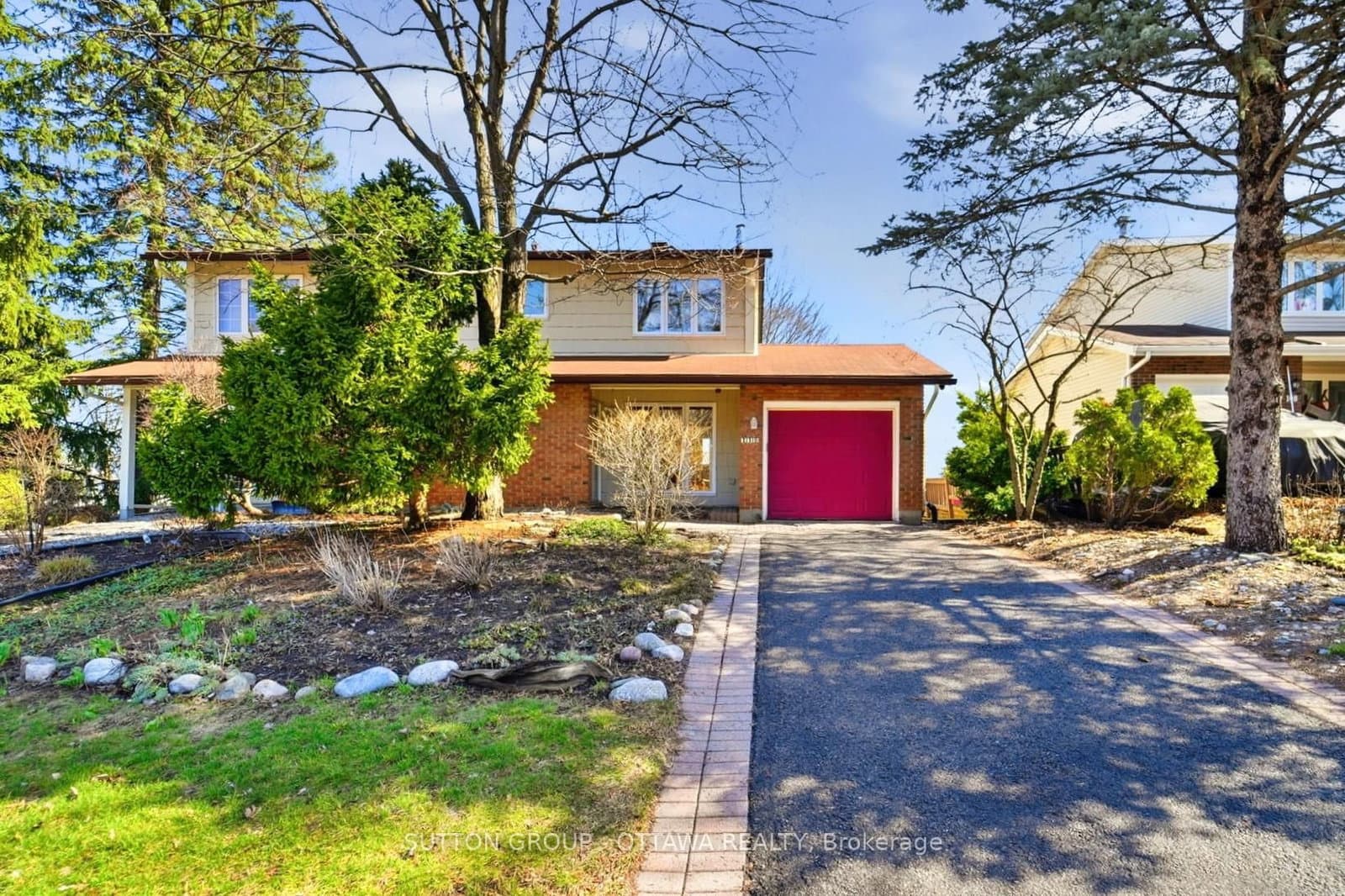 110 Pigeon Terrace, Ottawa, ON