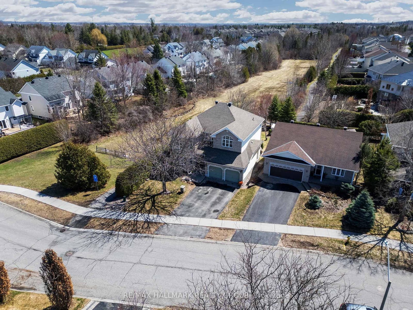 47 Snowberry Way, Ottawa, ON — photo 2