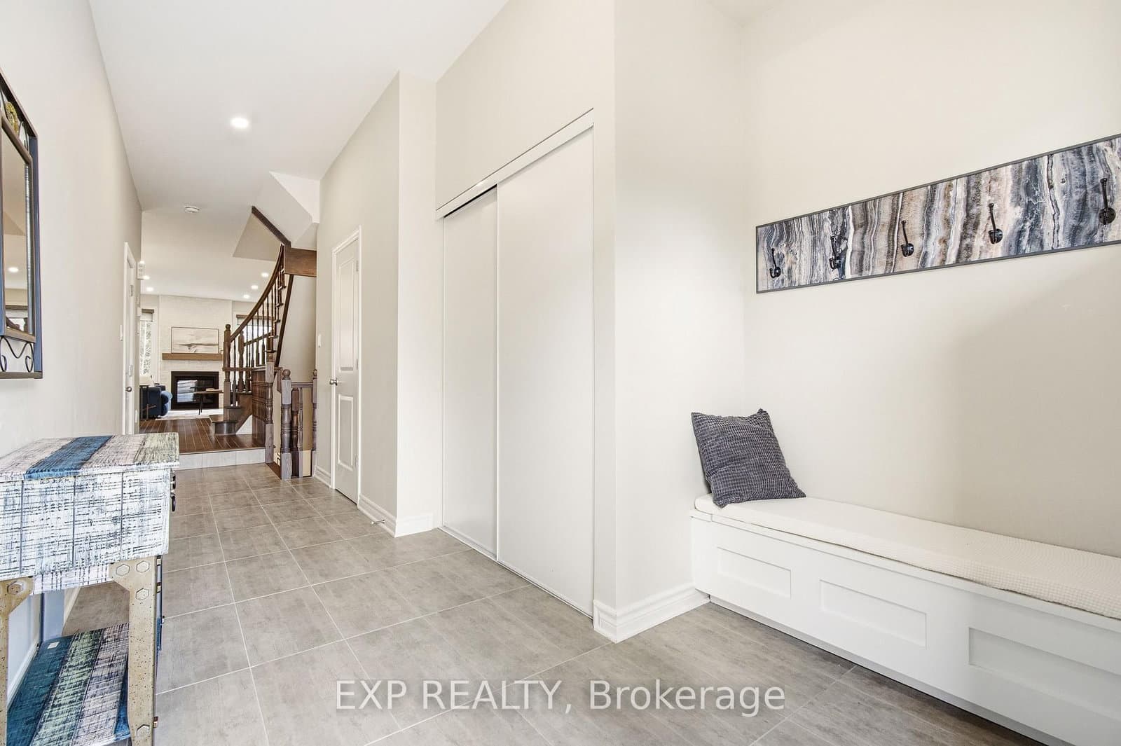 528 Fawn Valley Private, Ottawa, ON — photo 2