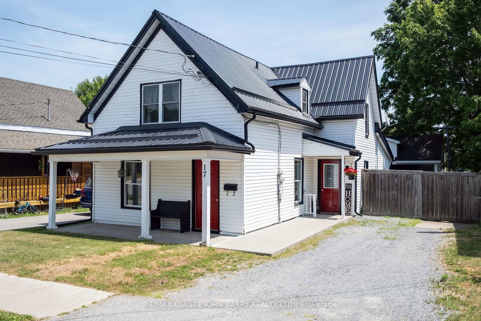17 James Street, Quinte West, ON — photo 2