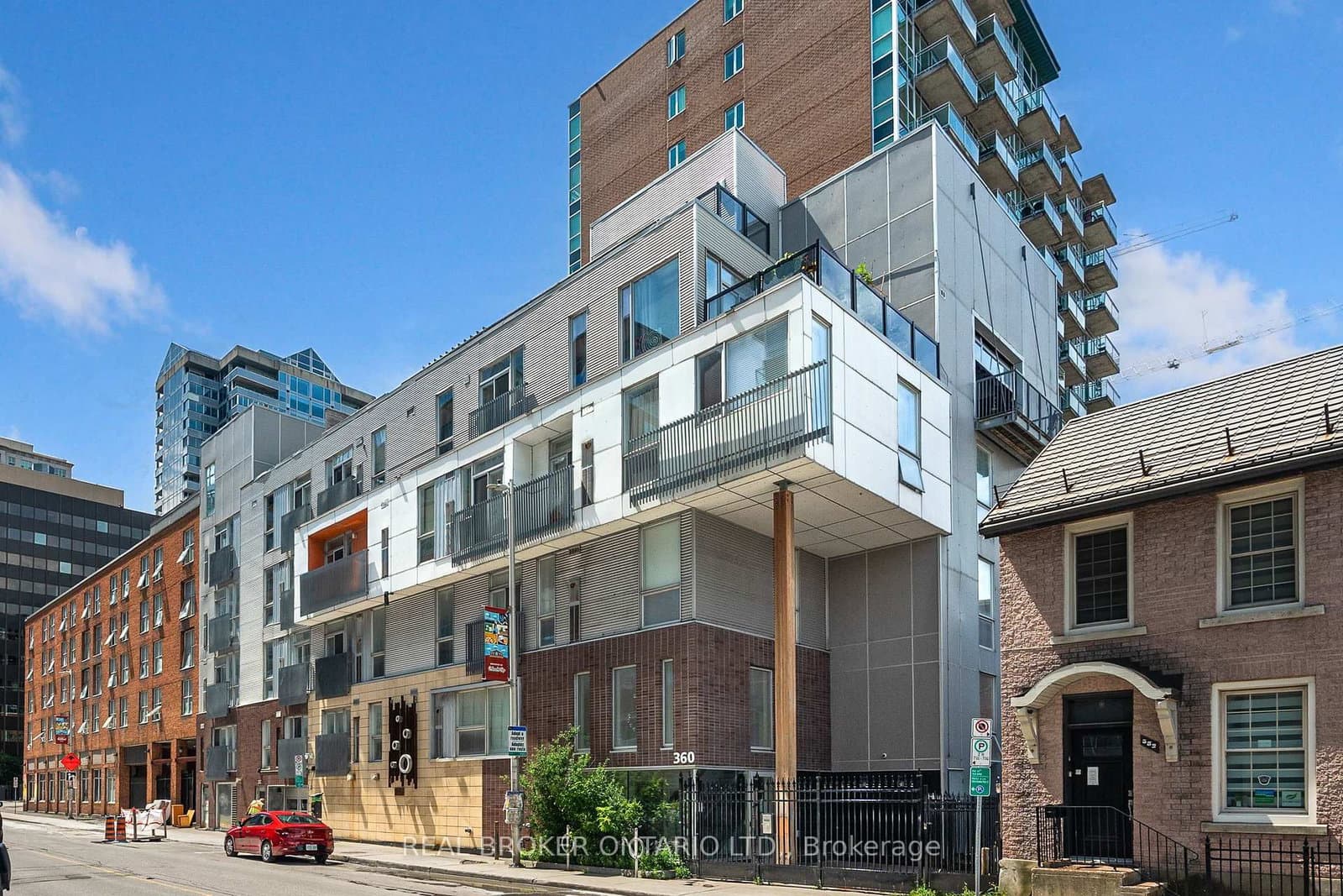 102 - 360 Cumberland Street, Ottawa, ON