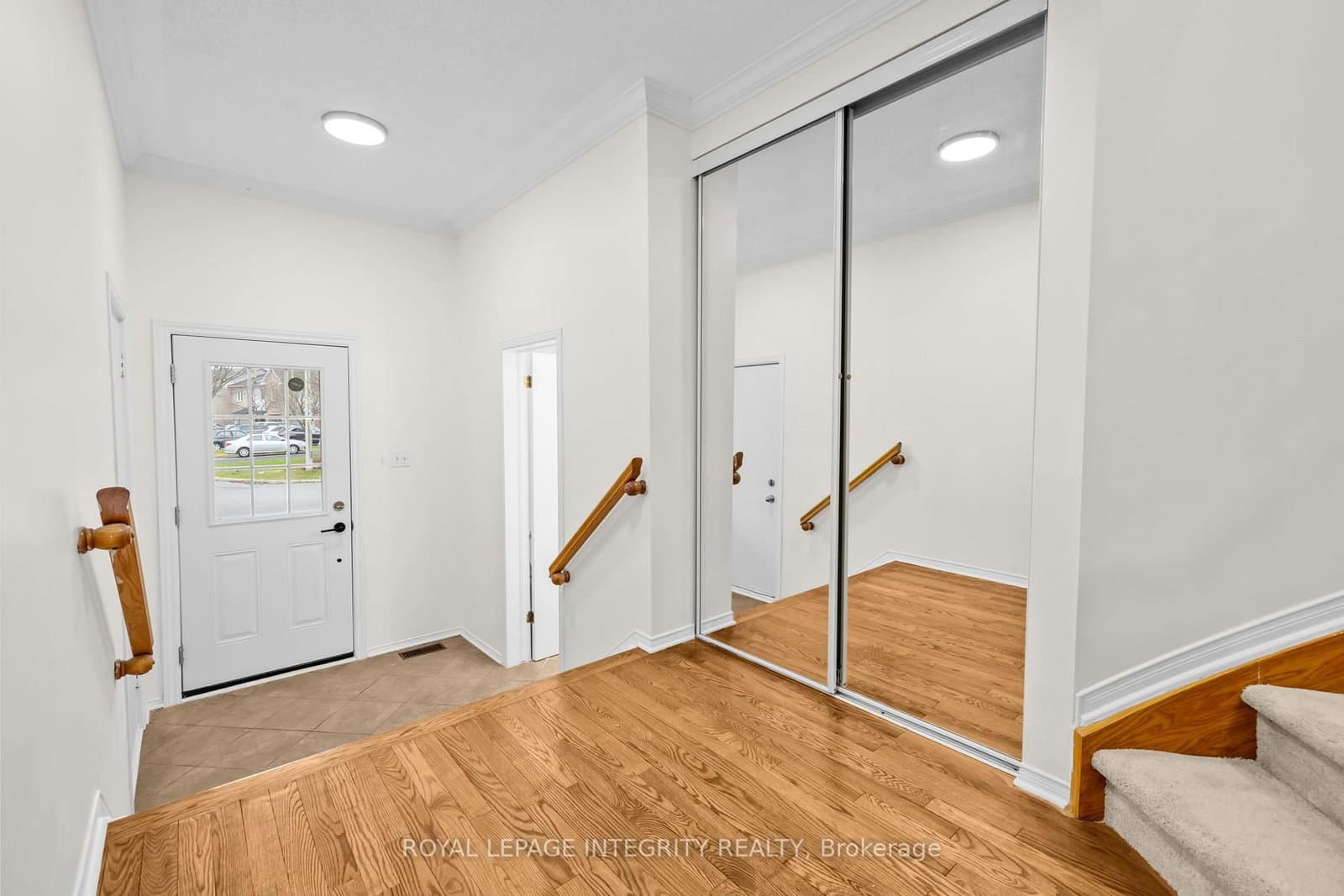 9 Flowertree Crescent, Ottawa, ON — photo 3