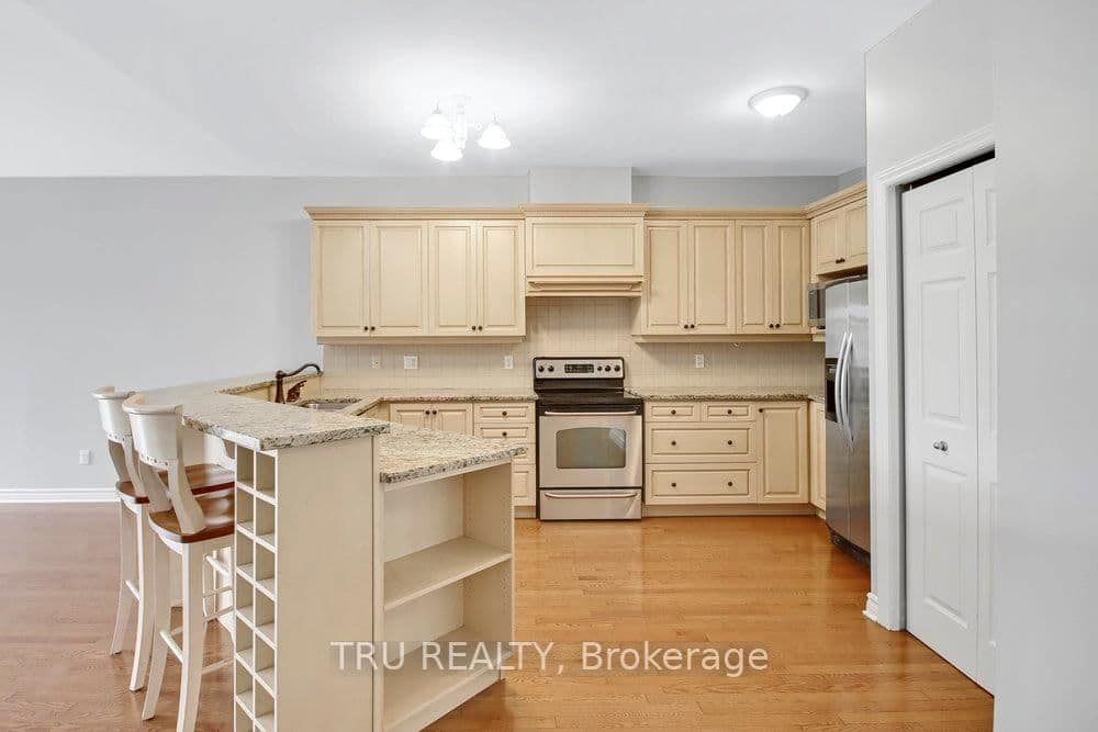 108 Villageview Private, Carp, ON — photo 3