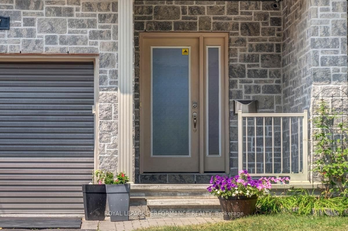 257 Currell Avenue, Ottawa, ON — photo 2