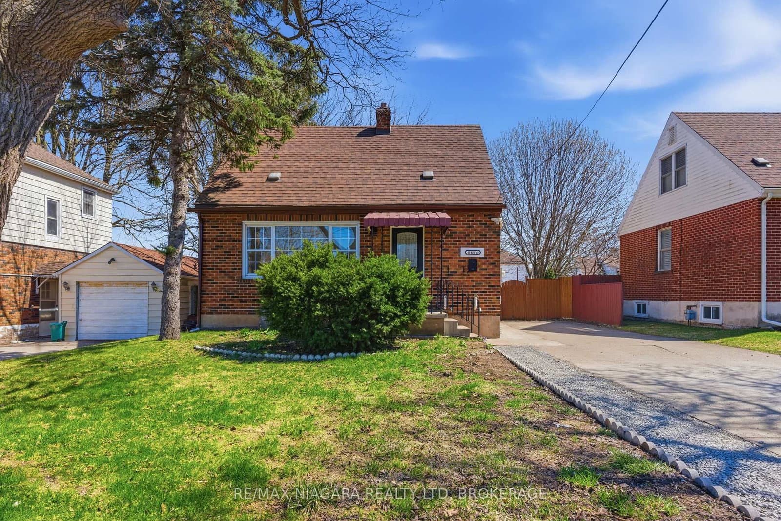 5654 Drummond Road, Niagara Falls, ON