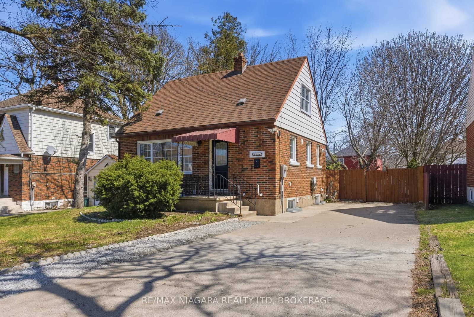 5654 Drummond Road, Niagara Falls, ON — photo 2
