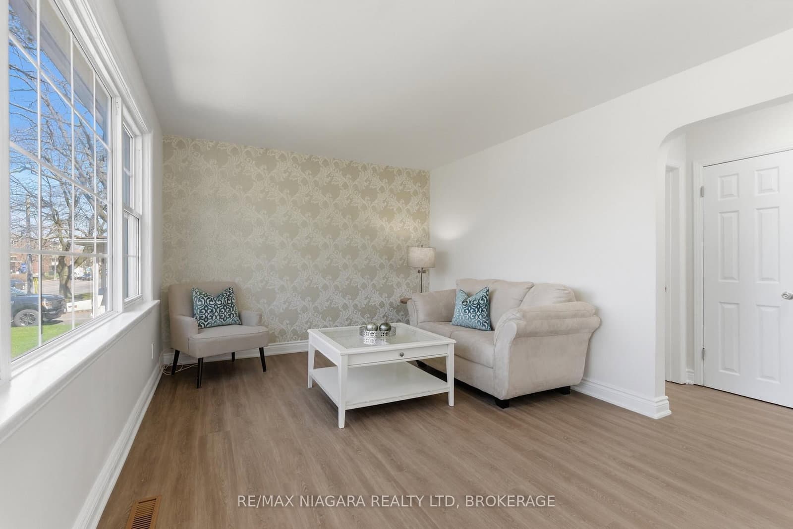 5654 Drummond Road, Niagara Falls, ON — photo 3