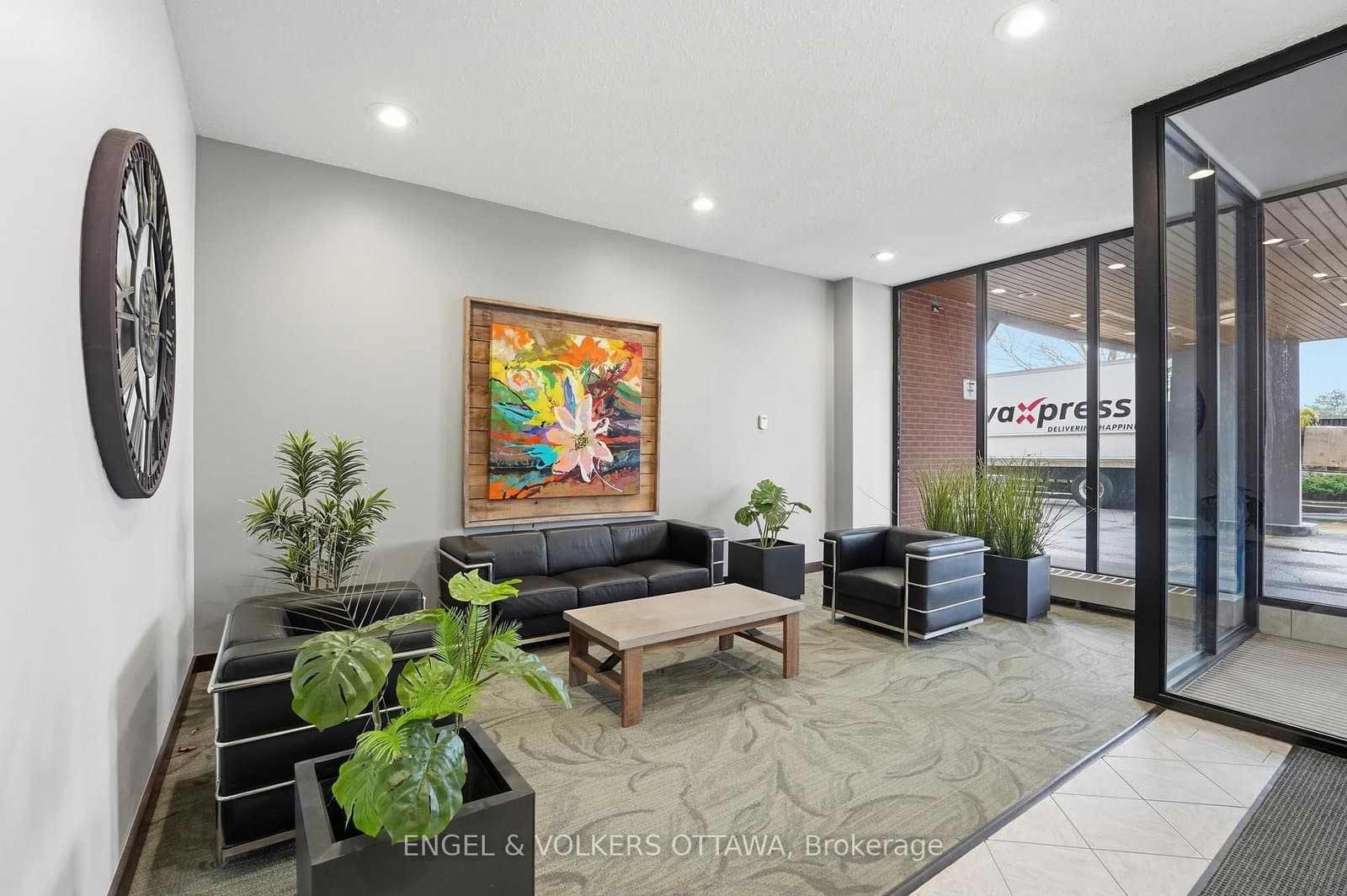 301 - 2951 Riverside Drive, Ottawa, ON — photo 3