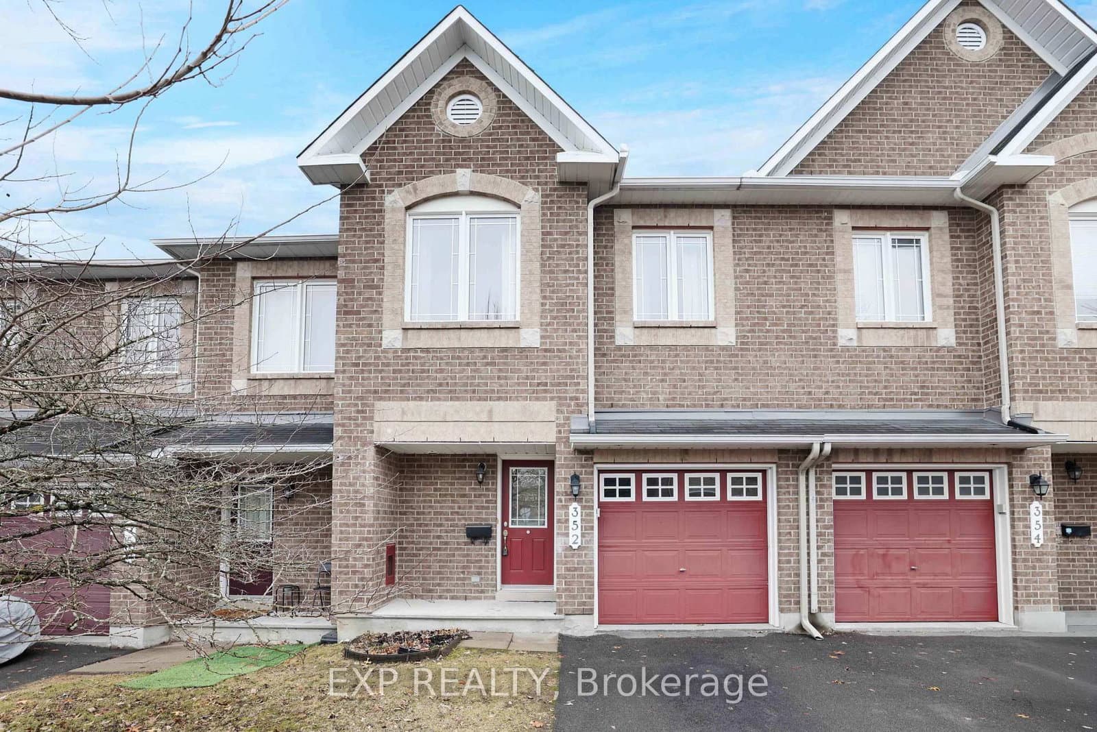 352 Forestbrook Street, Ottawa, ON