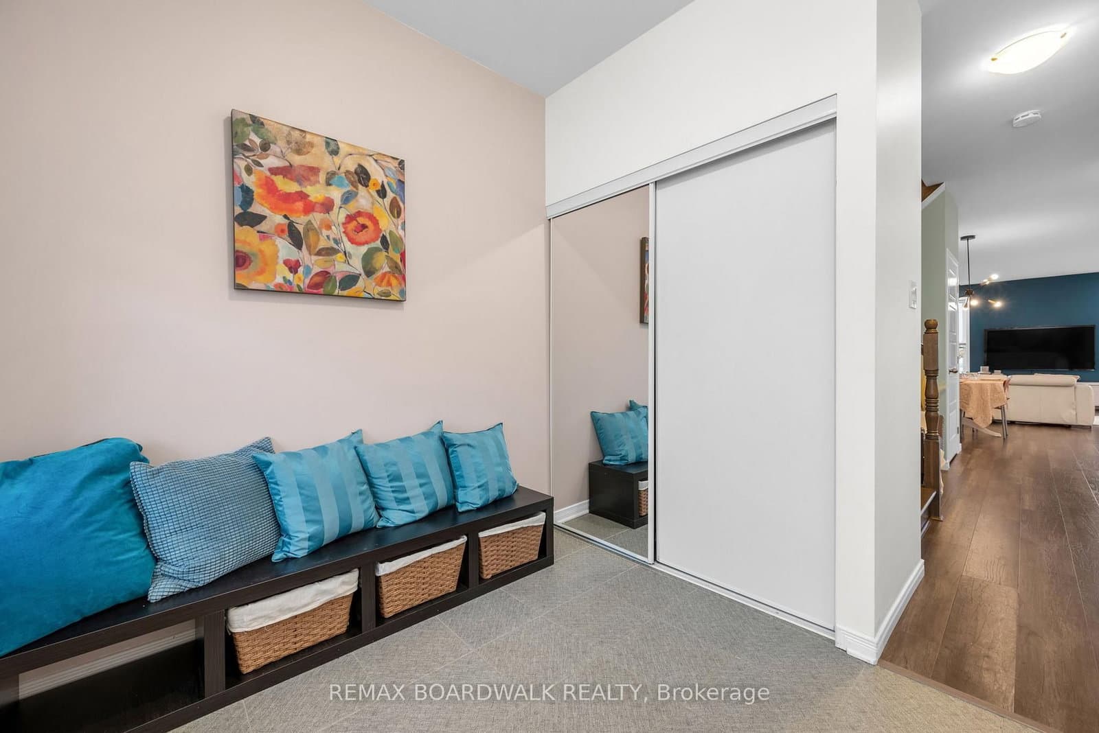 302 Haliburton Heights, Ottawa, ON — photo 2