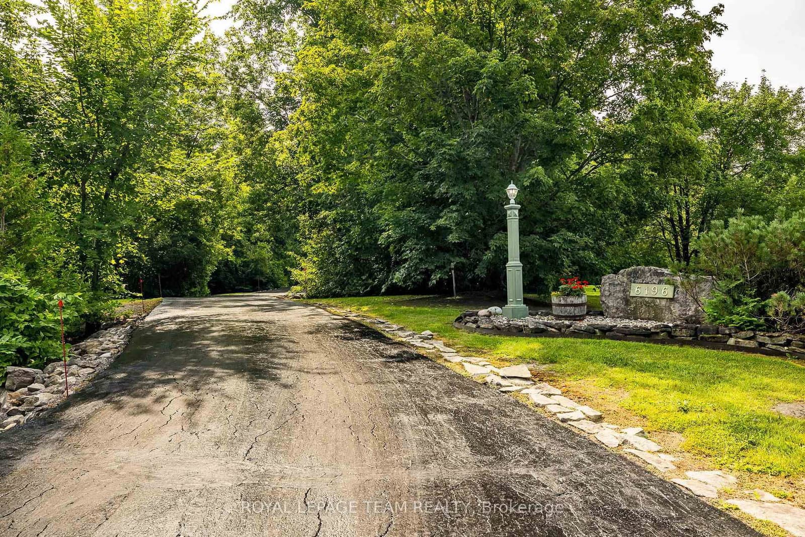 6196 Deermeadow Drive, Ottawa, ON — photo 2