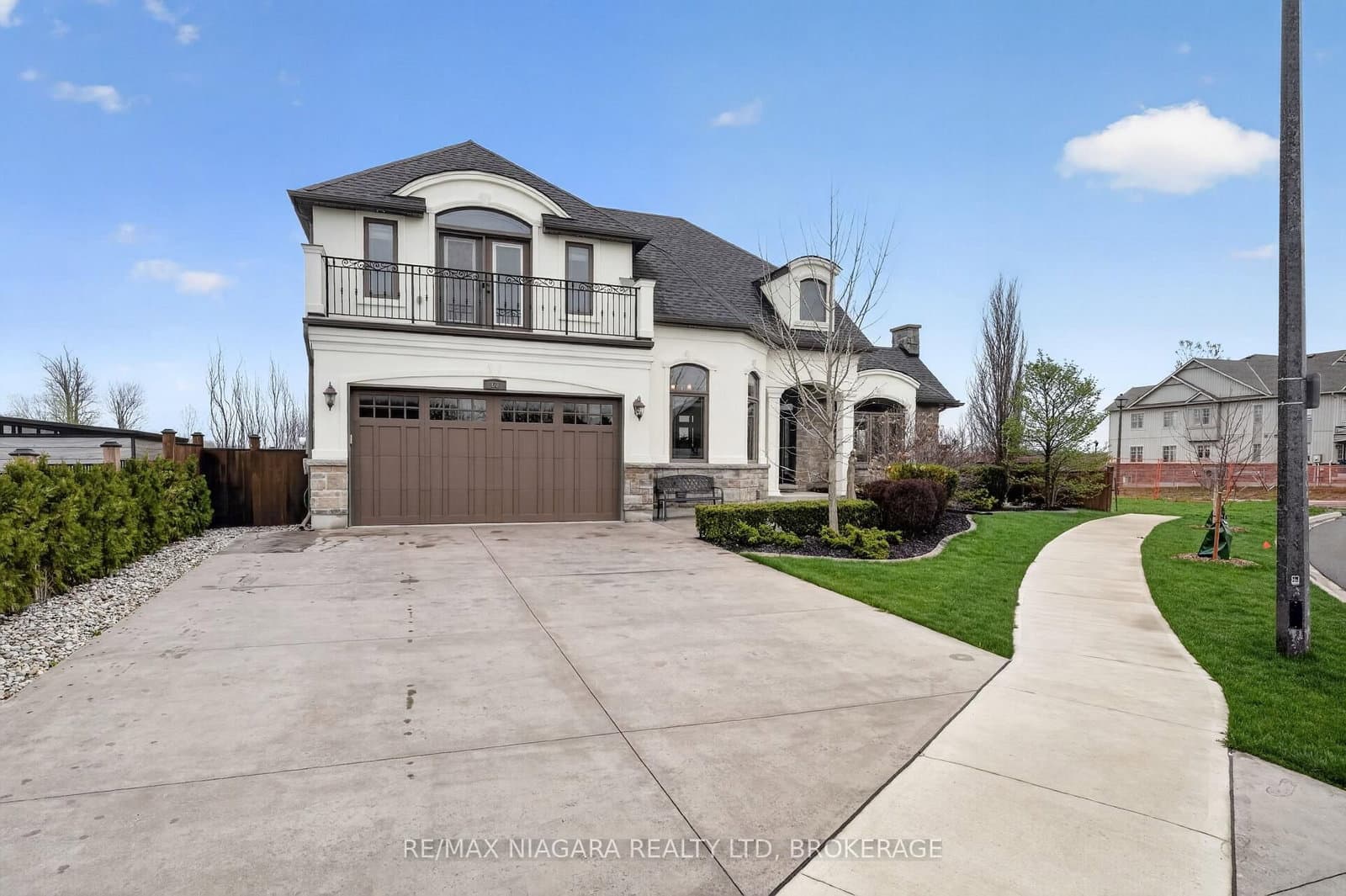60 Mackenzie King Avenue, St. Catharines, ON — photo 3