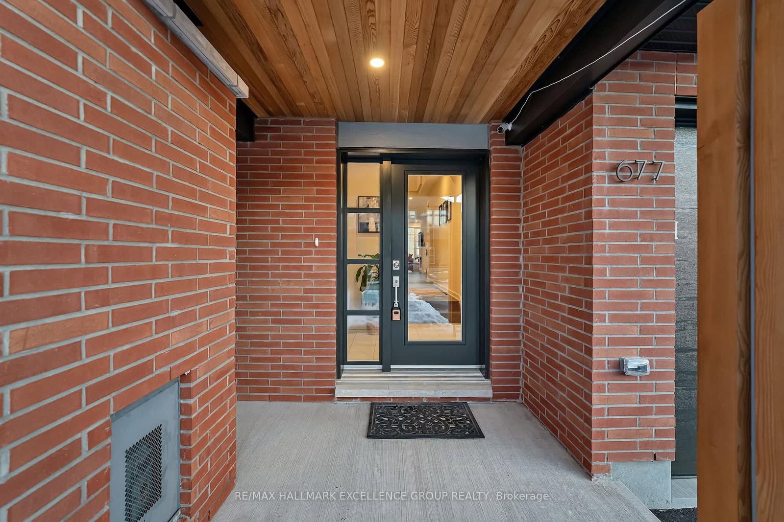 677 Honeydew Street, Ottawa, ON