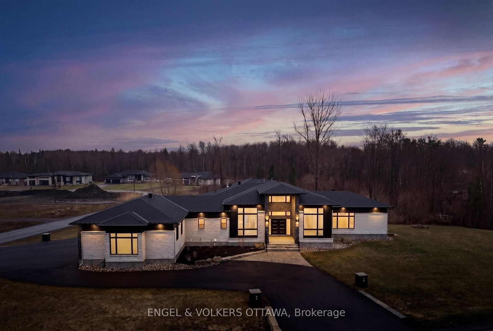 1600 Nightshade Place, Greely, ON