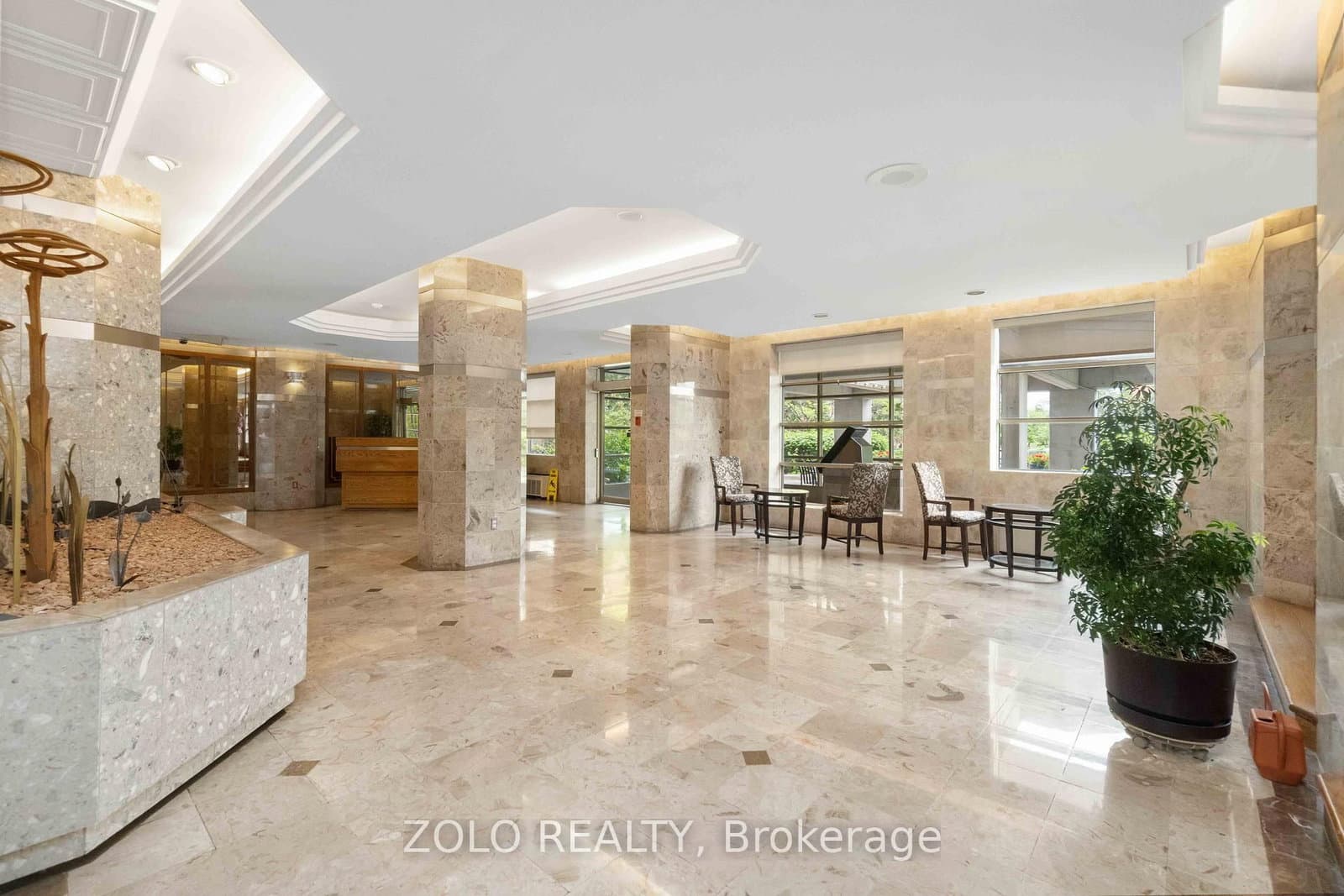 501 - 2759 Carousel Crescent, Ottawa, ON — photo 2