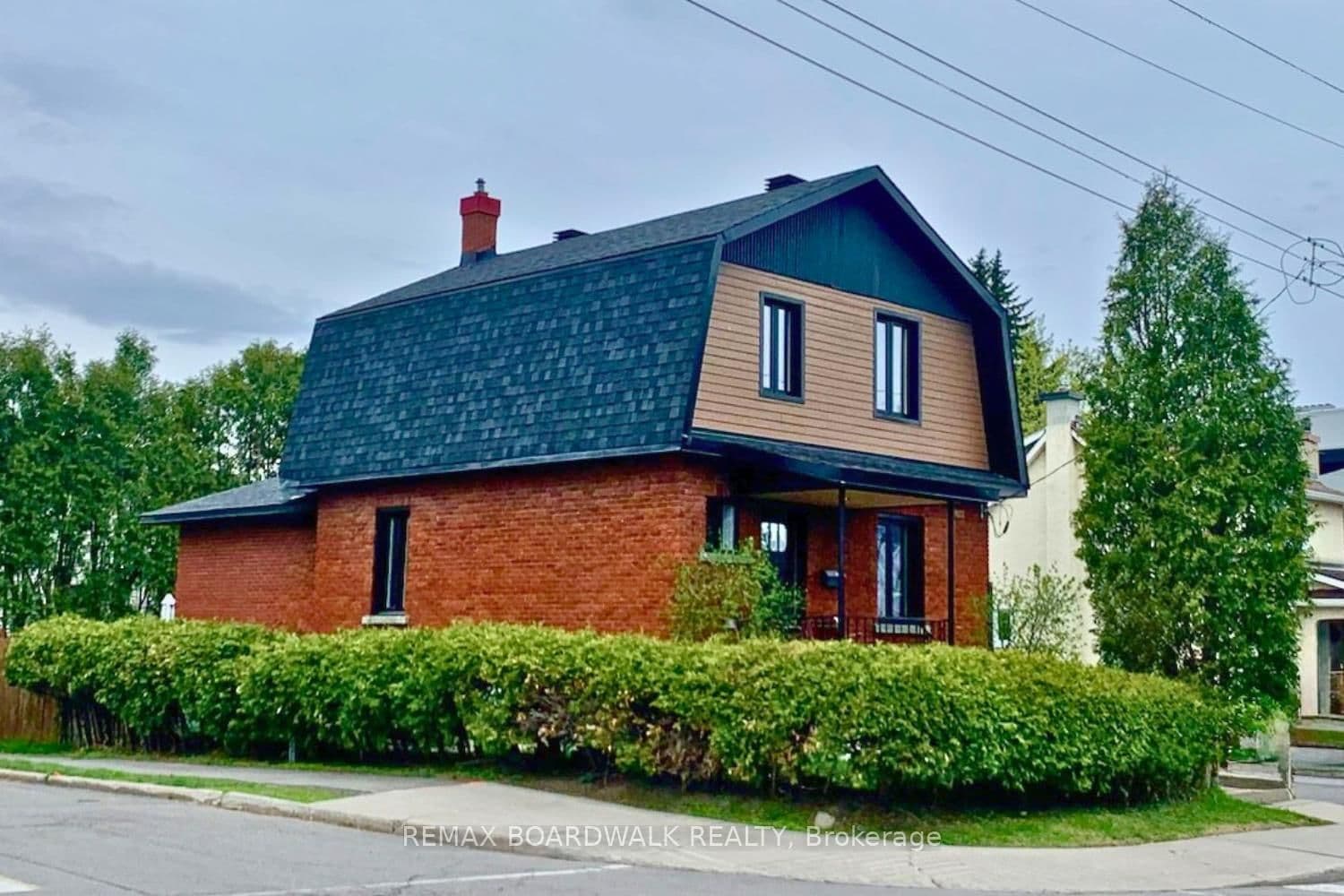 154 Queen Mary Street, Ottawa, ON — photo 2