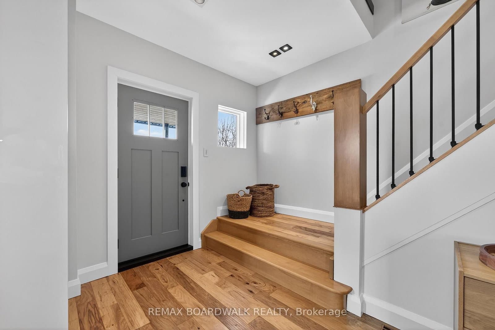 154 Queen Mary Street, Ottawa, ON — photo 3