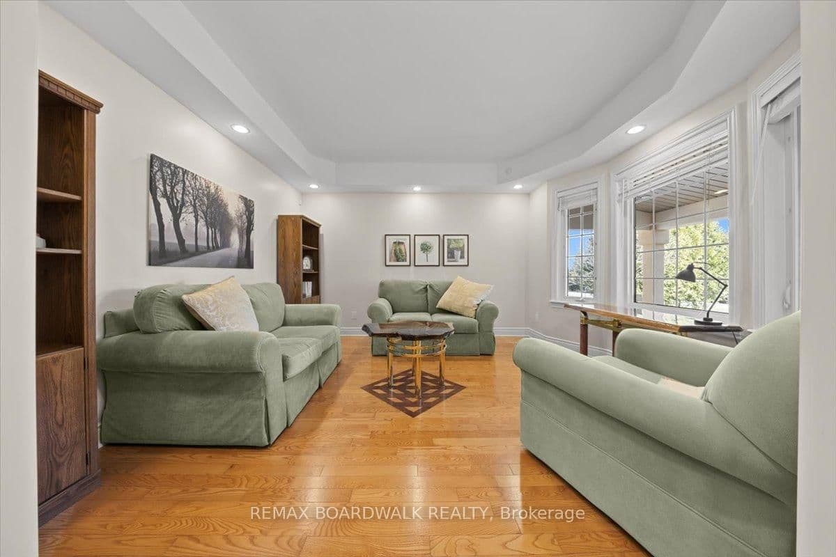 1210 Barnett Drive, Ottawa, ON — photo 3