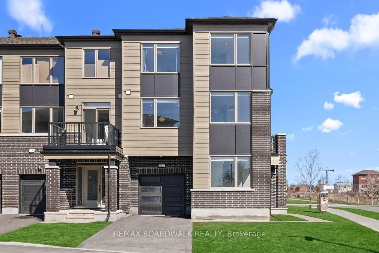 829 Kiniw Private, Ottawa, ON