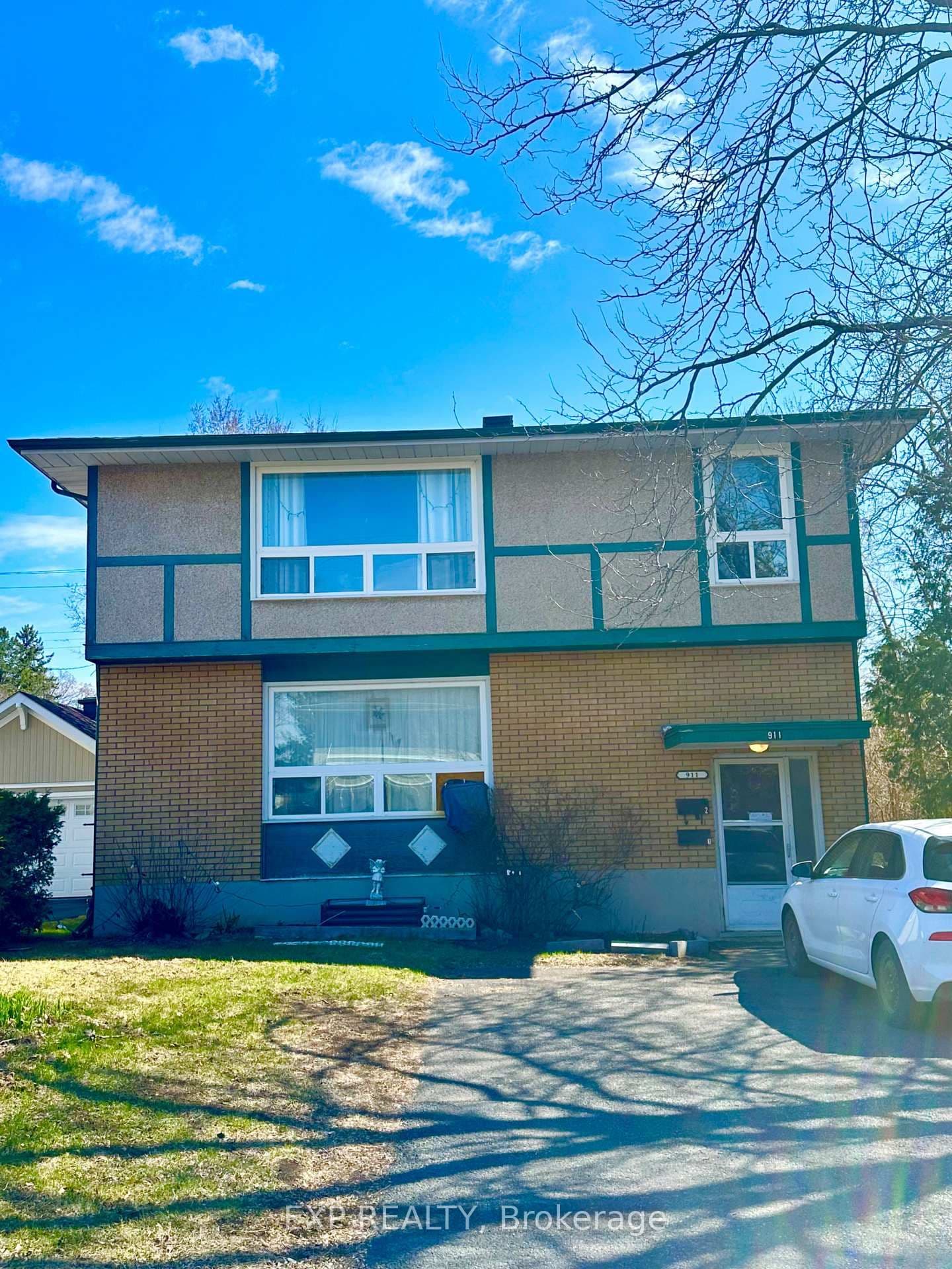 911 PINEWOOD Crescent, Ottawa, ON