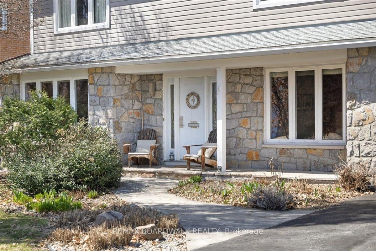 1912 Oakdean Crescent, Ottawa, ON — photo 2