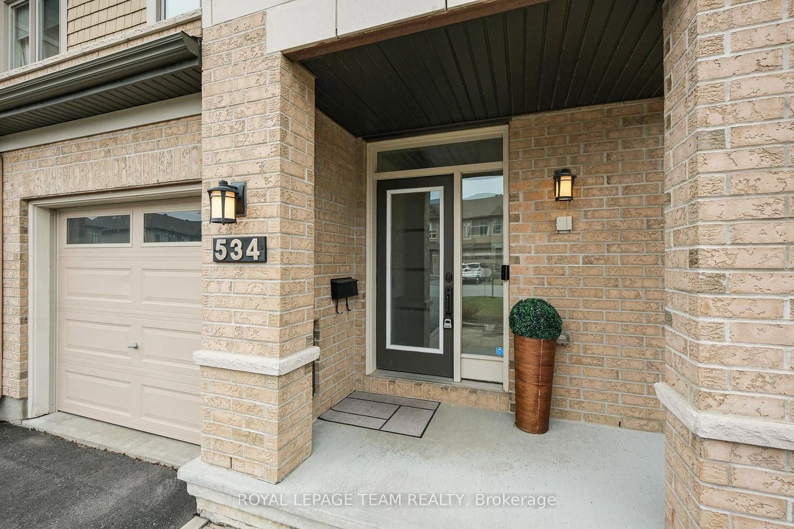 534 STARGAZER Crescent, Ottawa, ON — photo 2