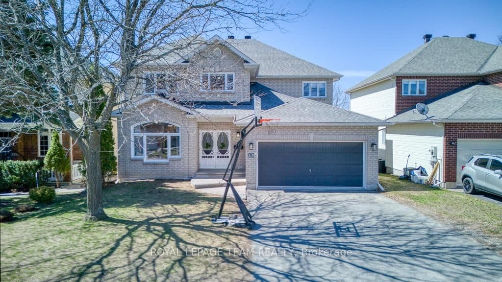 13 Shannondoe Crescent, Kanata, ON — photo 2