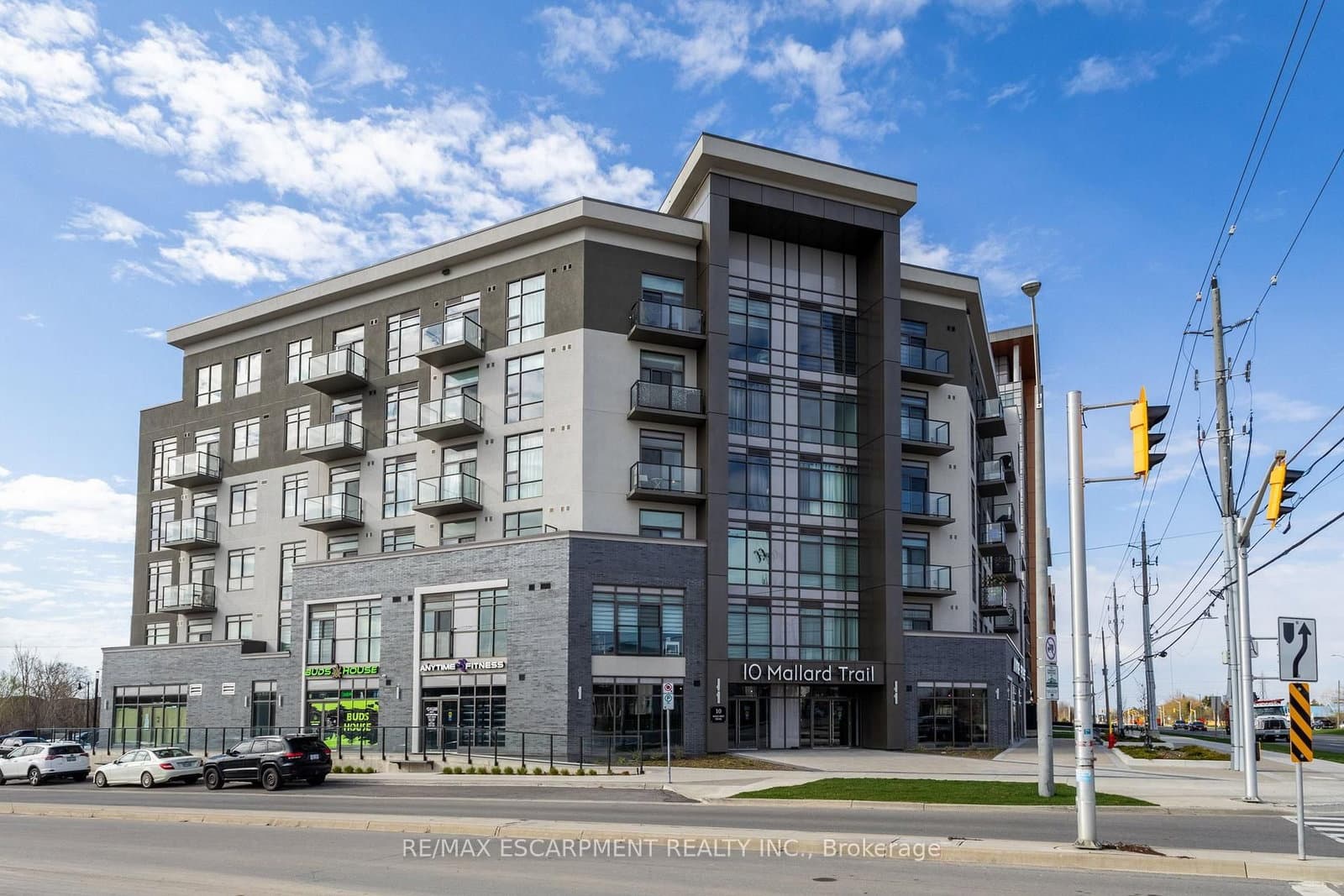 438 - 10 Mallard Trail, Hamilton, ON