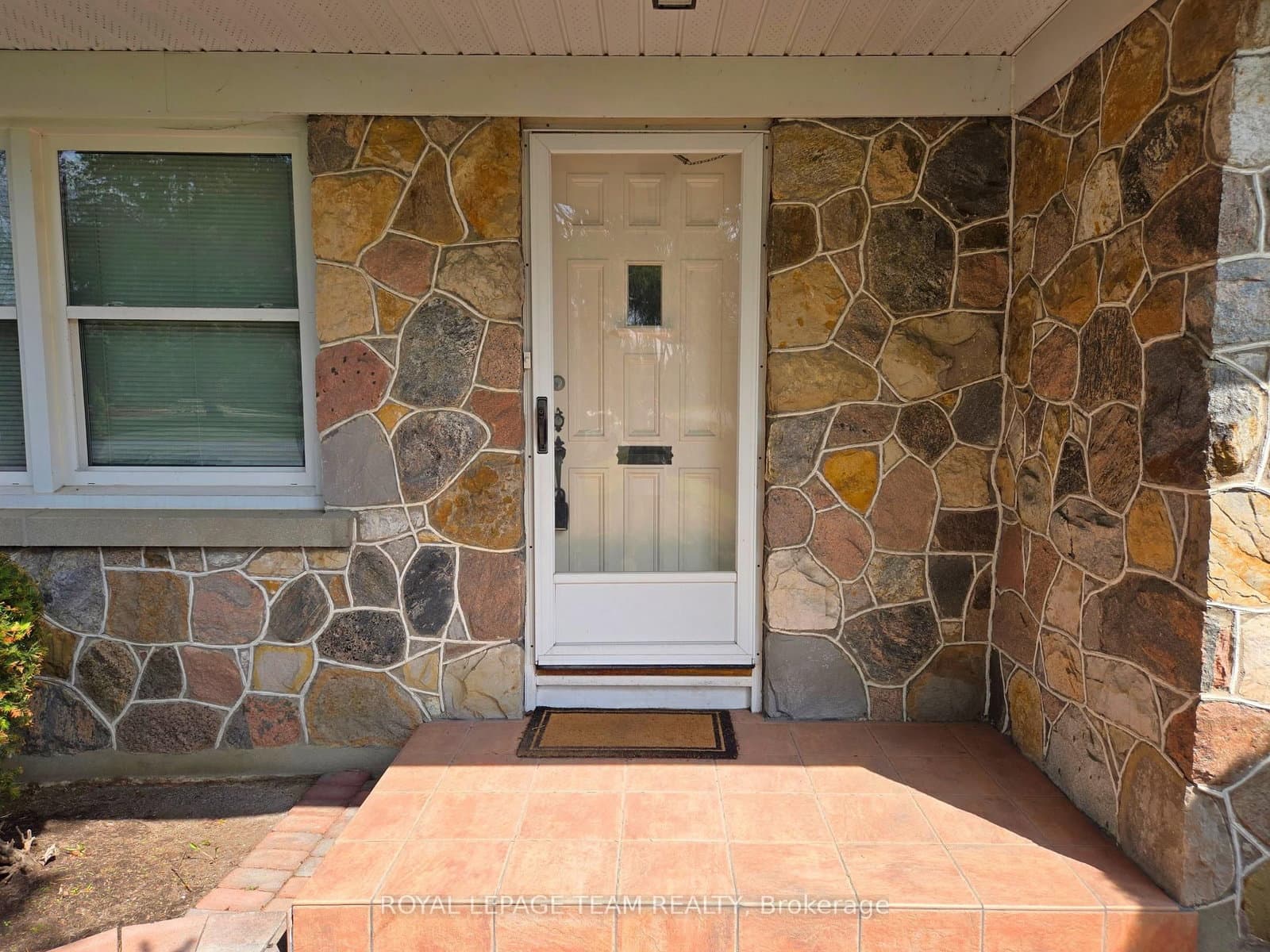 825 Killeen Avenue, Ottawa, ON — photo 2