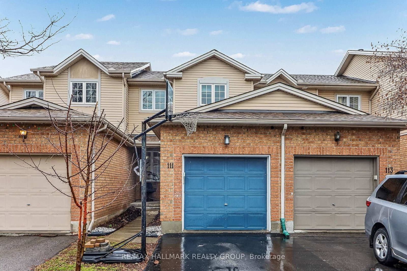 111 Ludlowe Street, Ottawa, ON