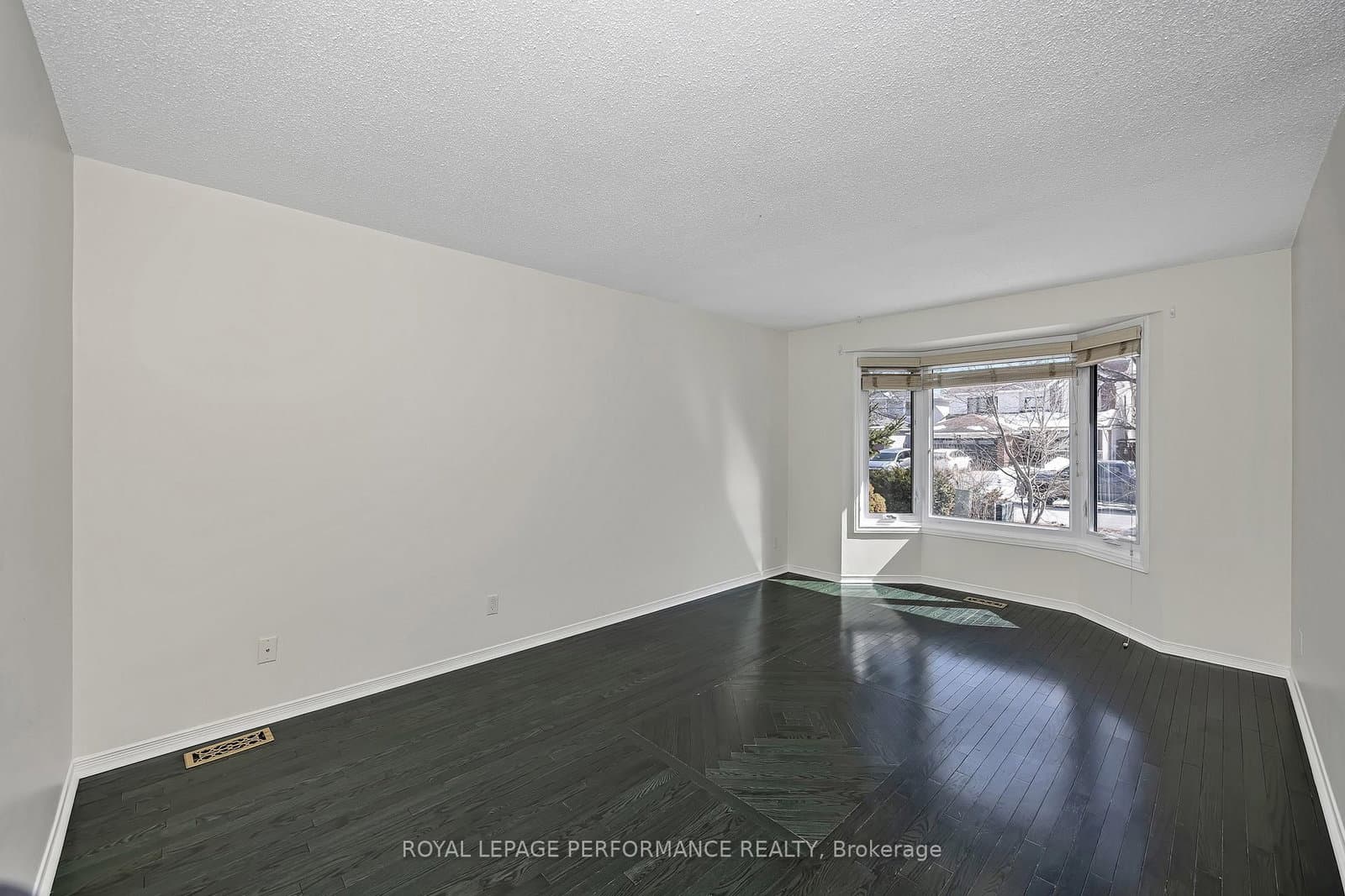 2023 Rolling Brook Drive, Ottawa, ON — photo 3