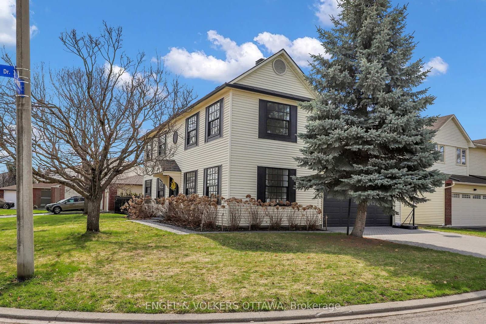 30 Birkett Street, Ottawa, ON — photo 3