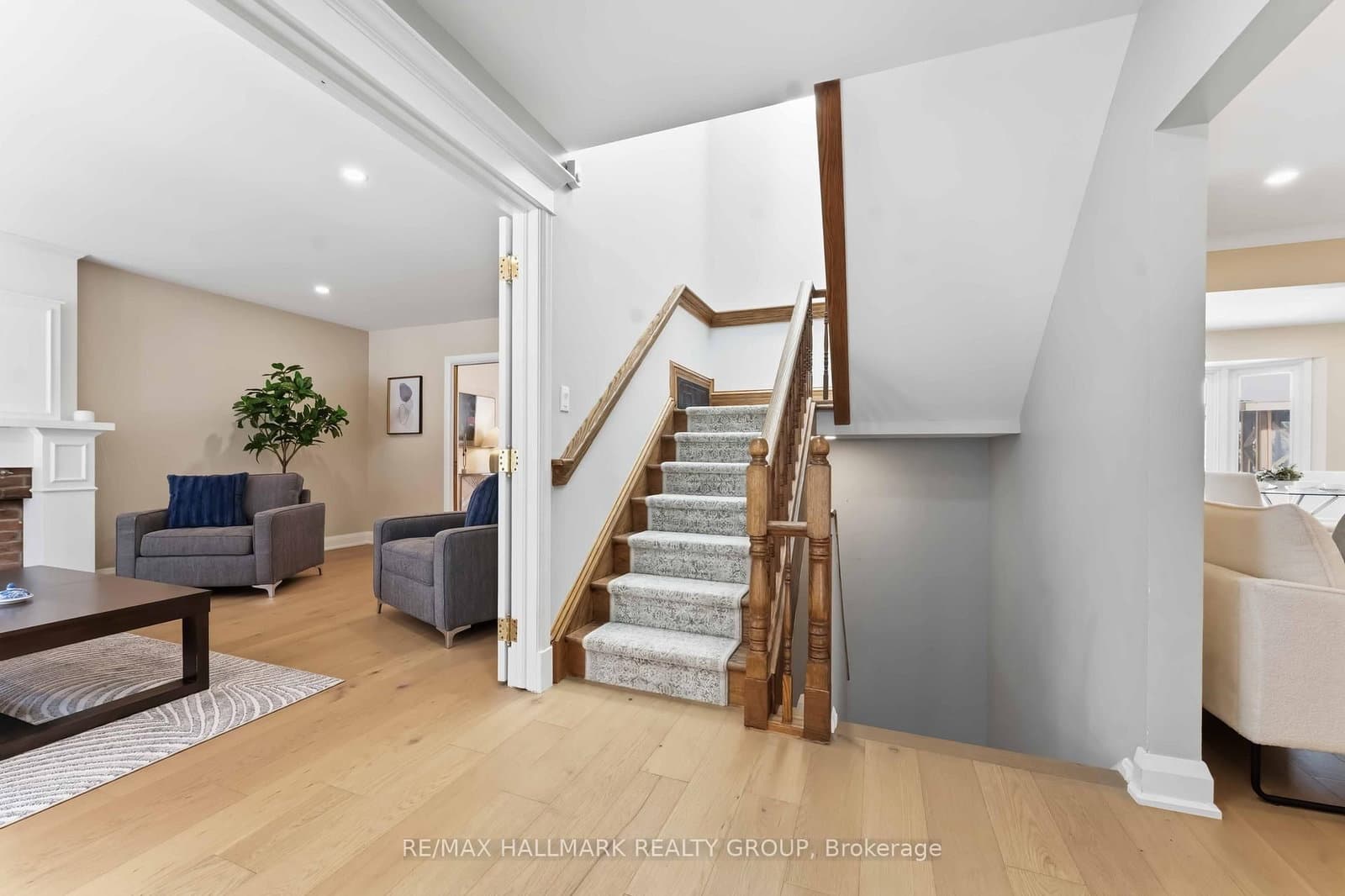 19 Kingsford Crescent, Ottawa, ON — photo 3