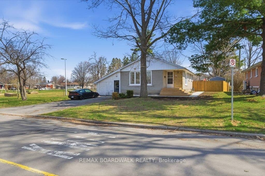 1279 Adirondack Drive, Ottawa, ON — photo 2