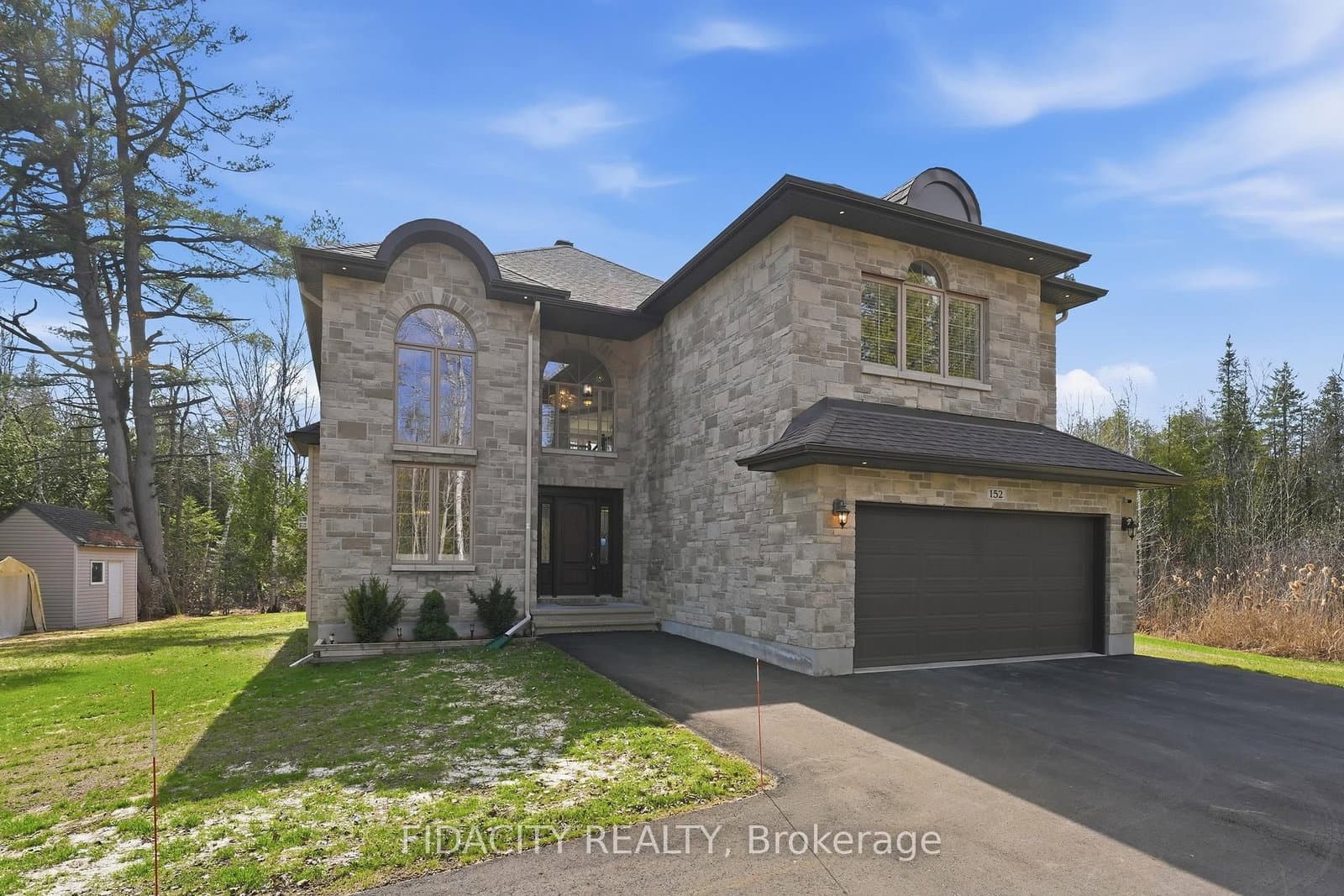 152 Wilbert Cox Drive, Carp, ON — photo 2