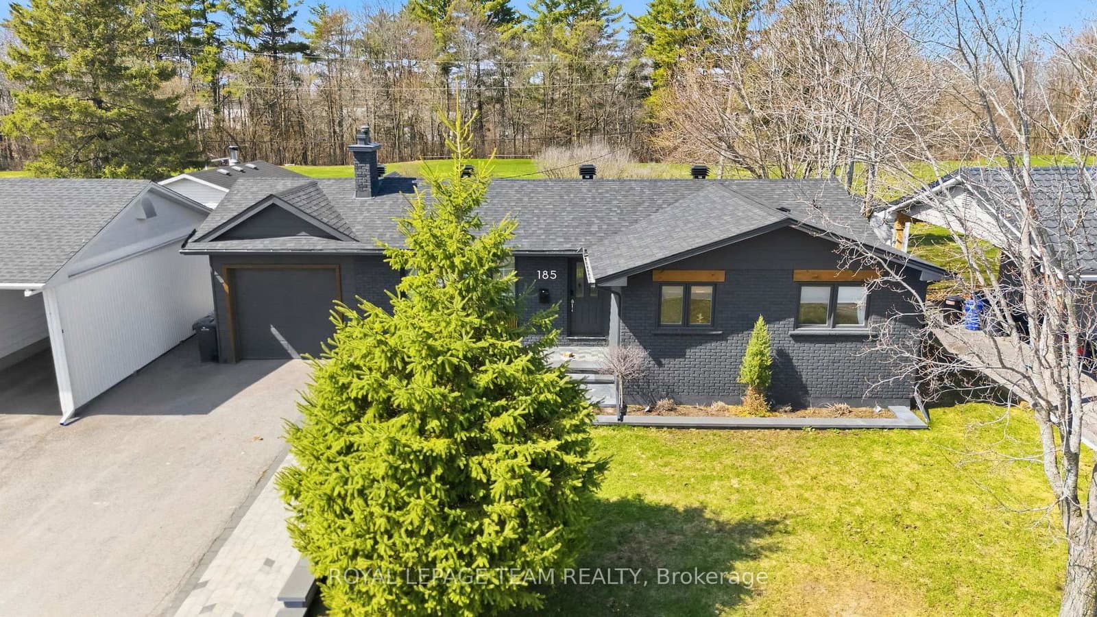 185 Lacroix Avenue, Gloucester, ON — photo 2