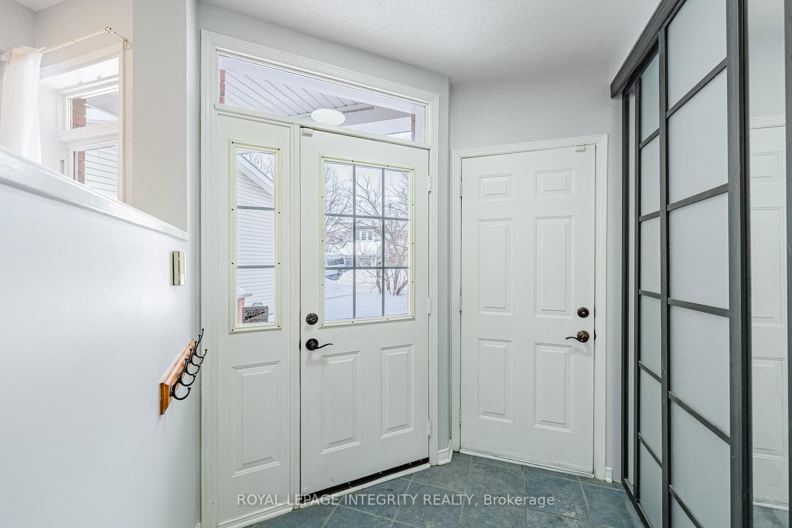 111 HEMLO Crescent, Ottawa, ON — photo 3