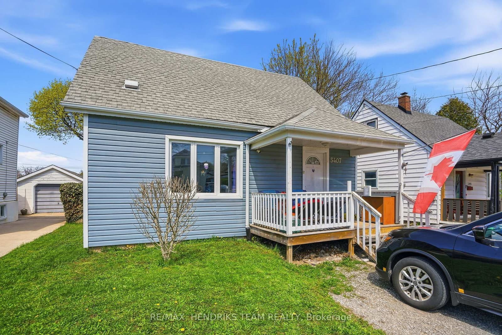 5407 Menzie Street, Niagara Falls, ON — photo 2