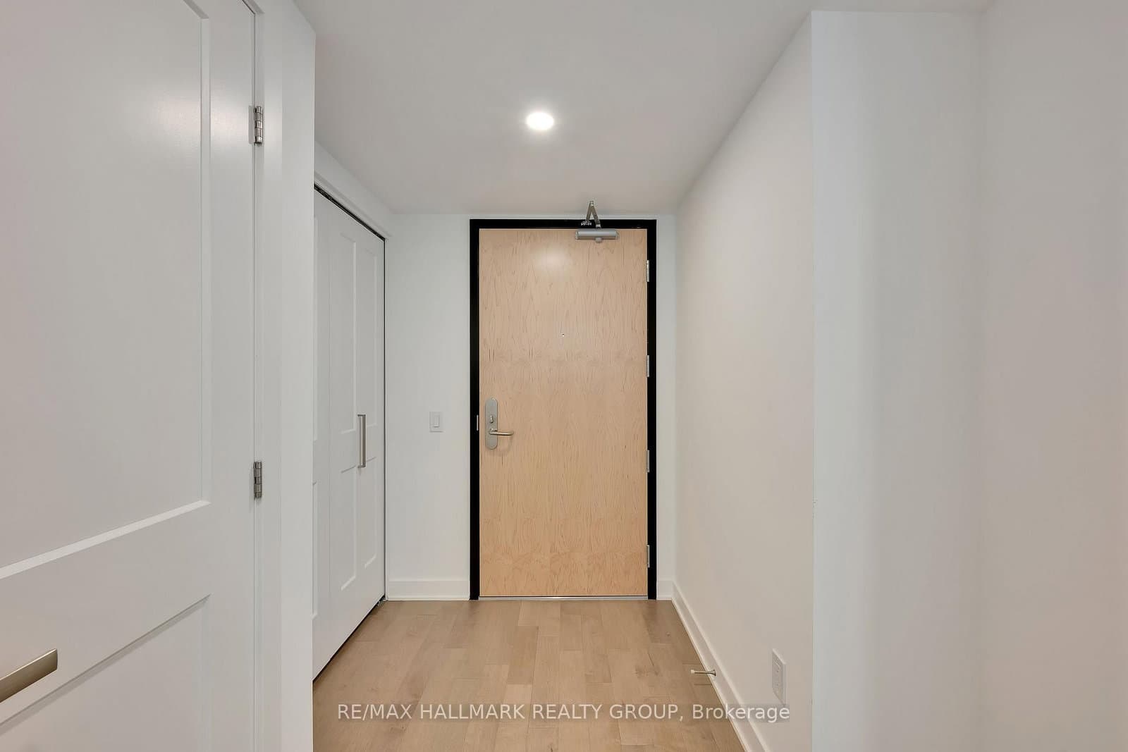 906 - 340 Queen Street, Ottawa, ON — photo 2