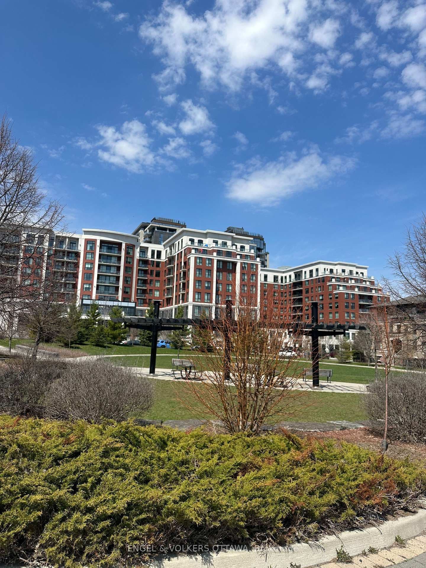 401 - 399 Bayrose Drive, Nepean, ON — photo 2