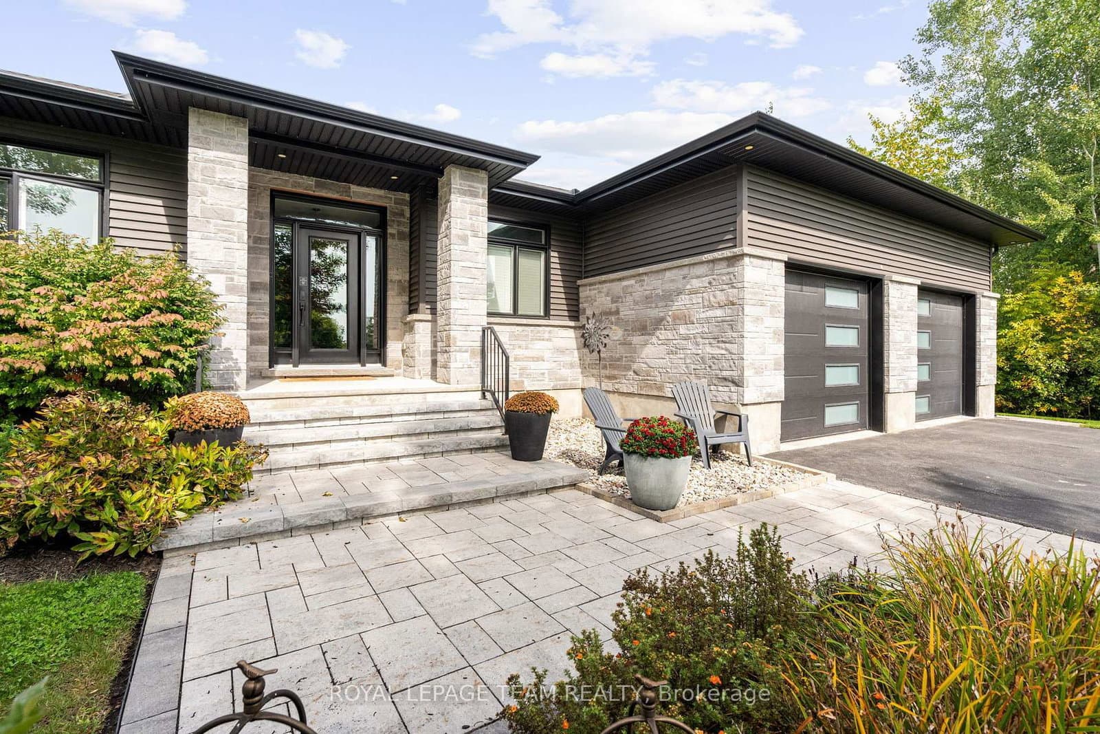 6775 Stanmore Street, Ottawa, ON — photo 2