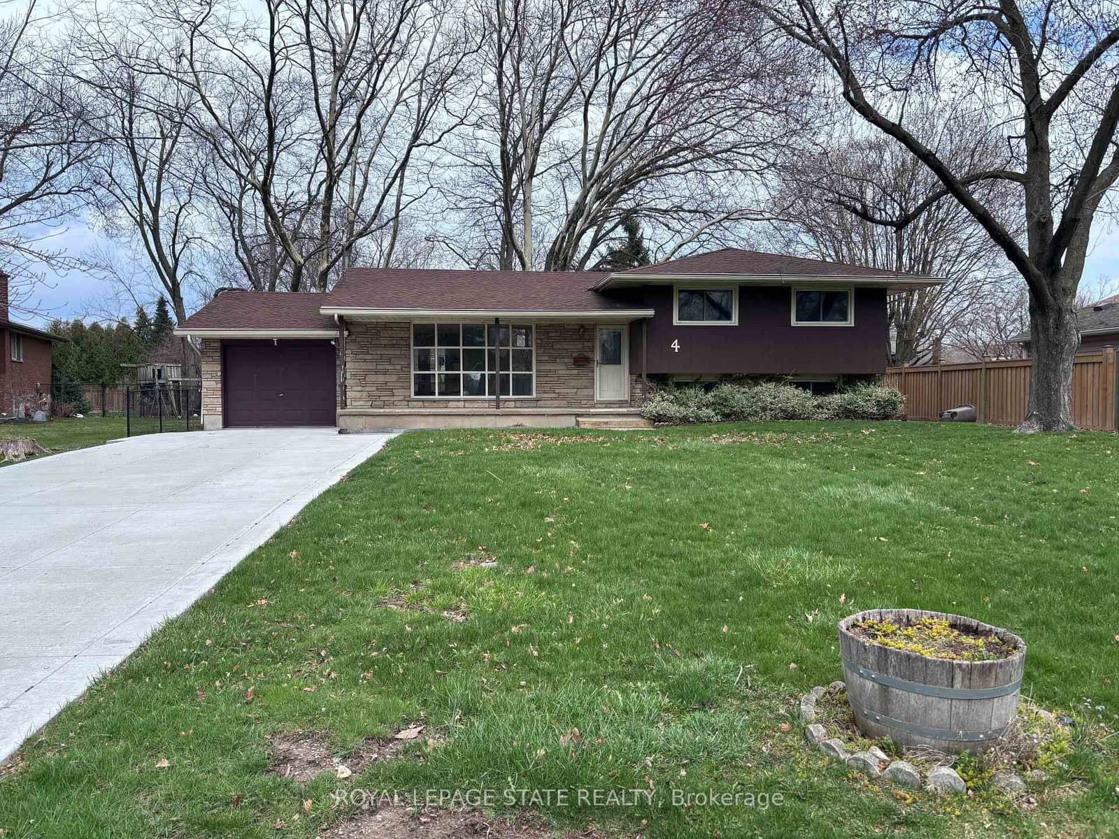 4 Beechwood Court, St. Catharines, ON