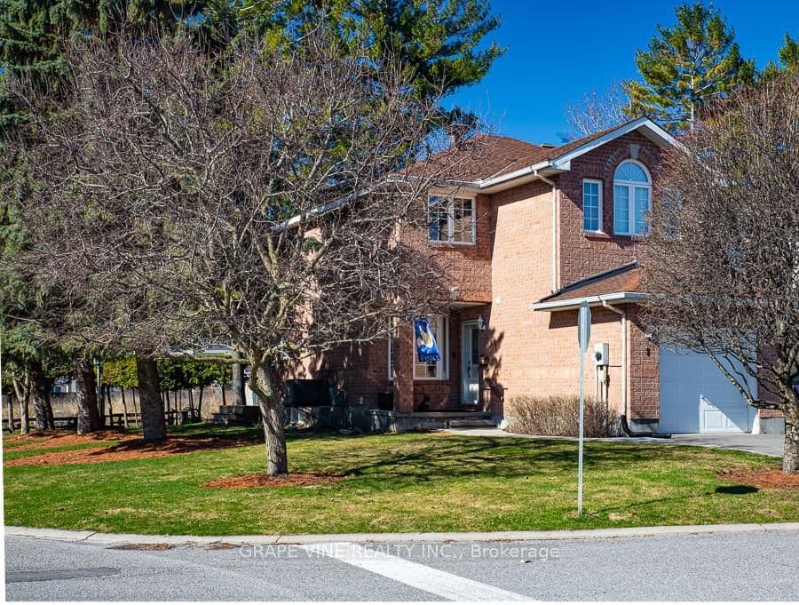 1 Newcastle Avenue, Ottawa, ON — photo 2